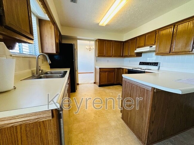 Building Photo - 857 Spinnaker Rd