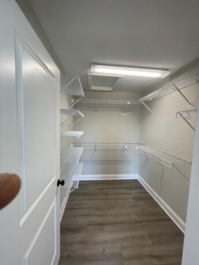 Building Photo - 1054 Brownstone Ln