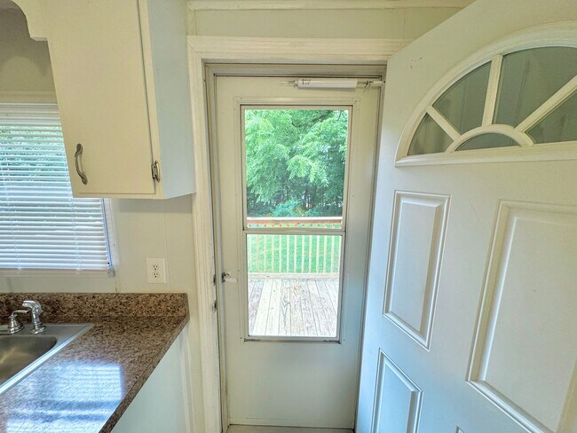 Building Photo - Statesville - HWY 90 - 3 Bedroom/ 1.5 Bath