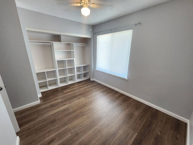 Building Photo - MUST SEE!!! Move in Ready! 3 Bedroom Home