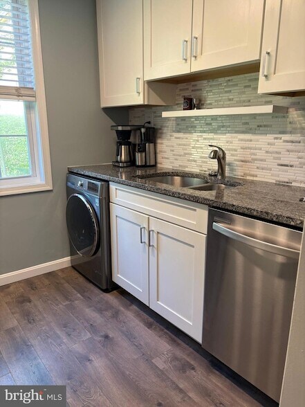 Building Photo - 206 N George Mason Dr