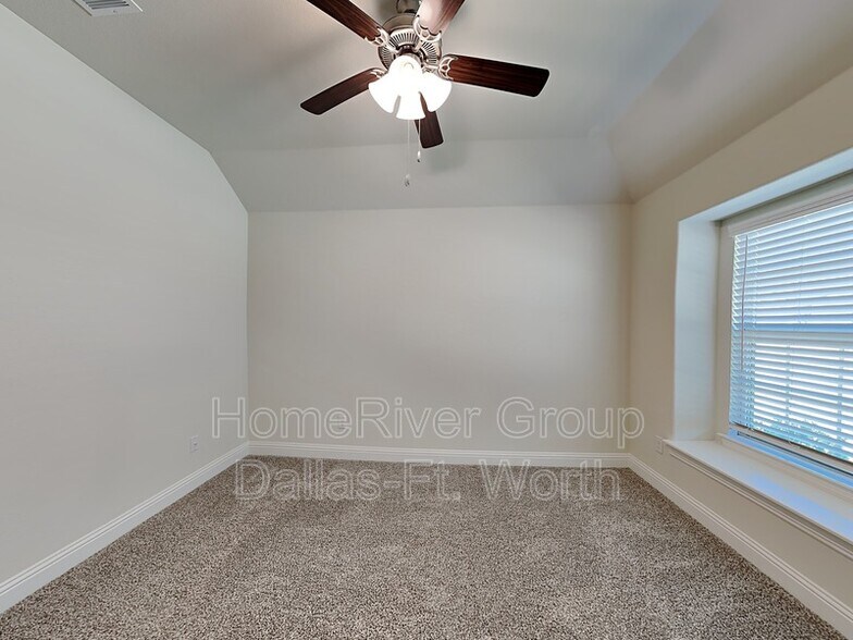 Building Photo - 11200 Glover Ln