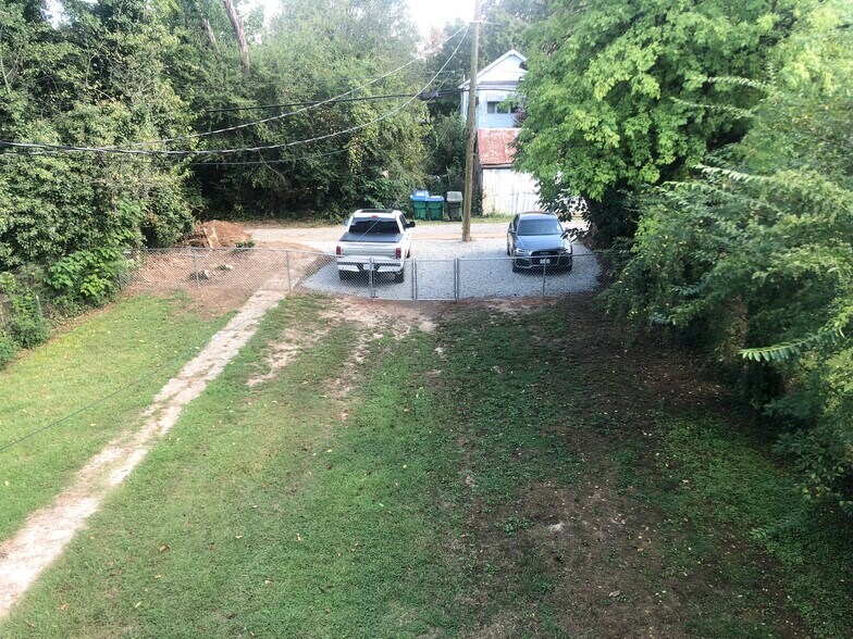 Backyard/Parking - 3219 2nd Ave