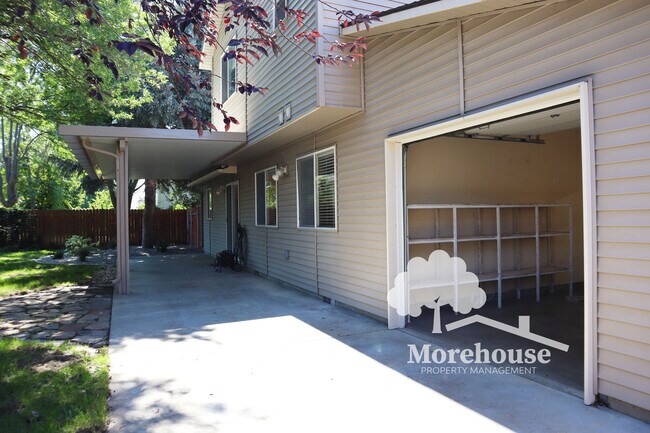 Building Photo - 3068 S Gold Bar Ave