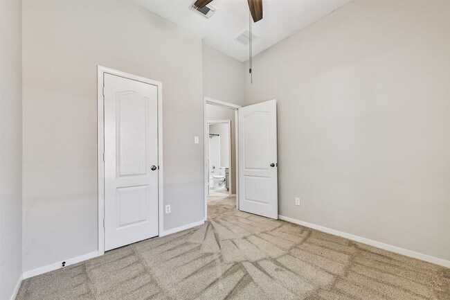 Building Photo - 13719 Rolling River Ln