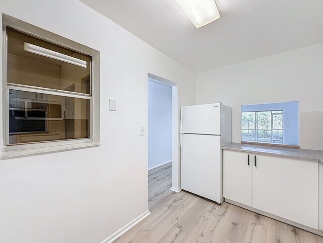 Building Photo - Newly remodeled  2 BEDROOM 2 BATH