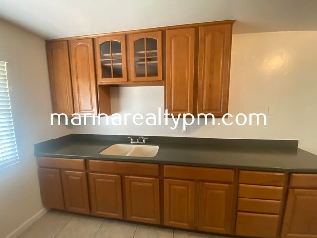Building Photo - Charming 3 bedroom, 2 bathroom home locate...