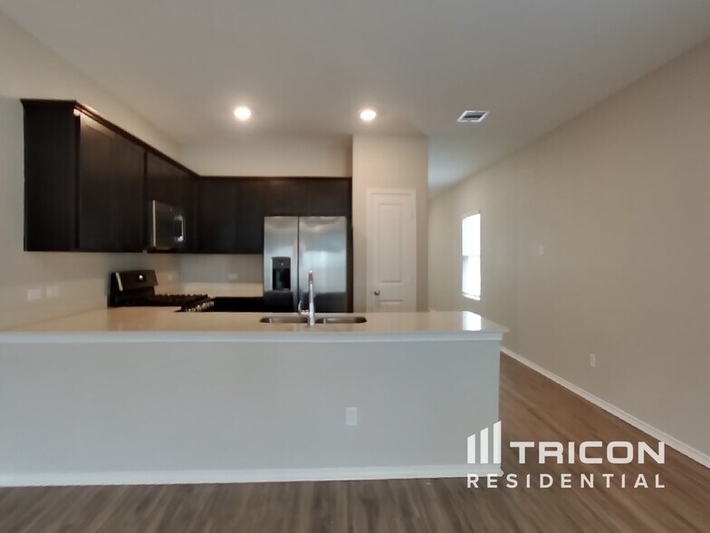 Building Photo - 179 Mica Trl