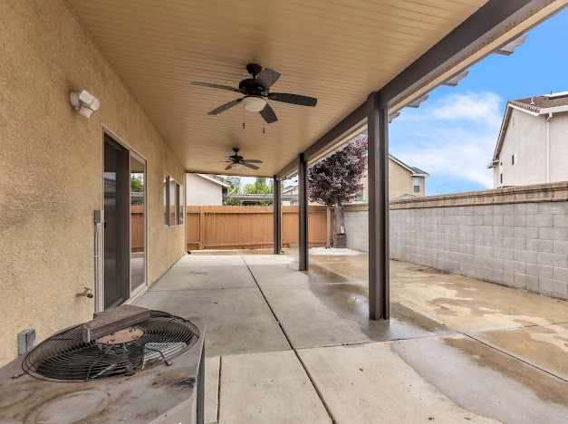 Building Photo - 2026 Rickenbacker Ln