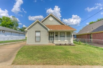 Building Photo - 548 N 6th St