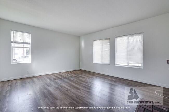 Building Photo - 502 12th St