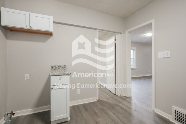 Building Photo - 1710 Elwood Ave