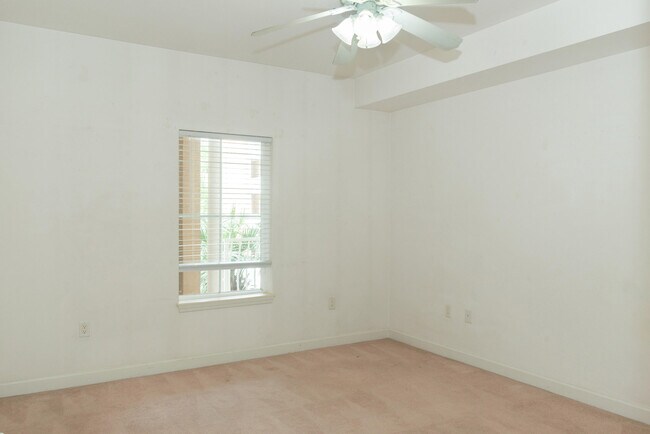 Building Photo - 113 Brooks St SE