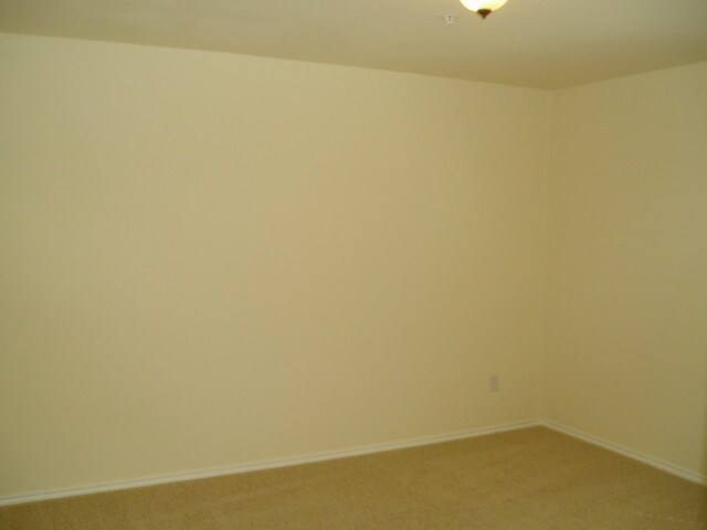Building Photo - 15616 Traditions Dr