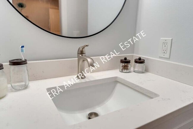 Building Photo - 2037 Lewis Turner Blvd