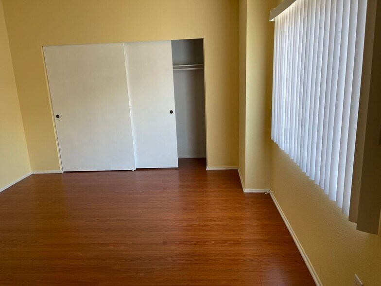 Building Photo - 8800 Burnet Ave