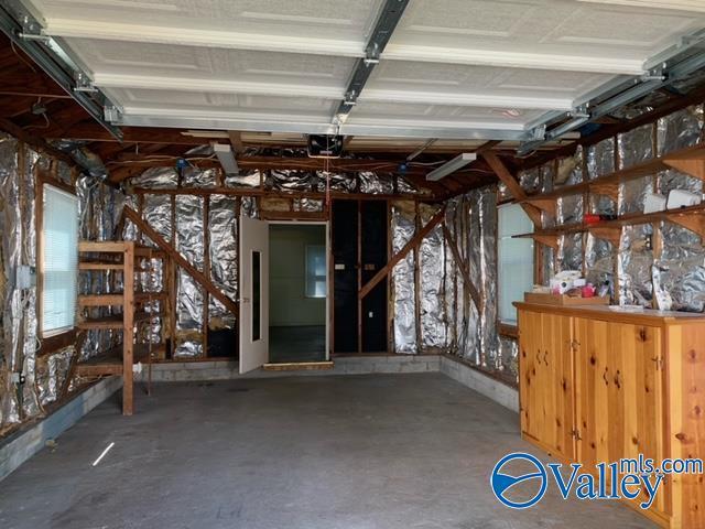 Building Photo - 301 Longwood Dr SW