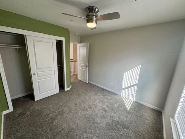 Building Photo - Shasta View Gardens Home - AVAILABLE for Move In