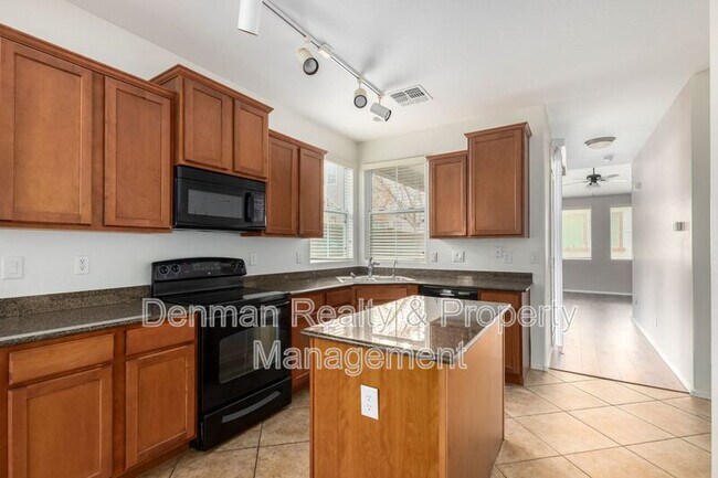 Building Photo - 4262 E Carla Vista Dr