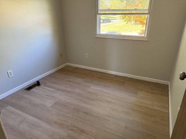 Building Photo - 1375 Firethorne Dr