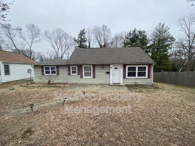 Building Photo - 217 Hillcrest Dr