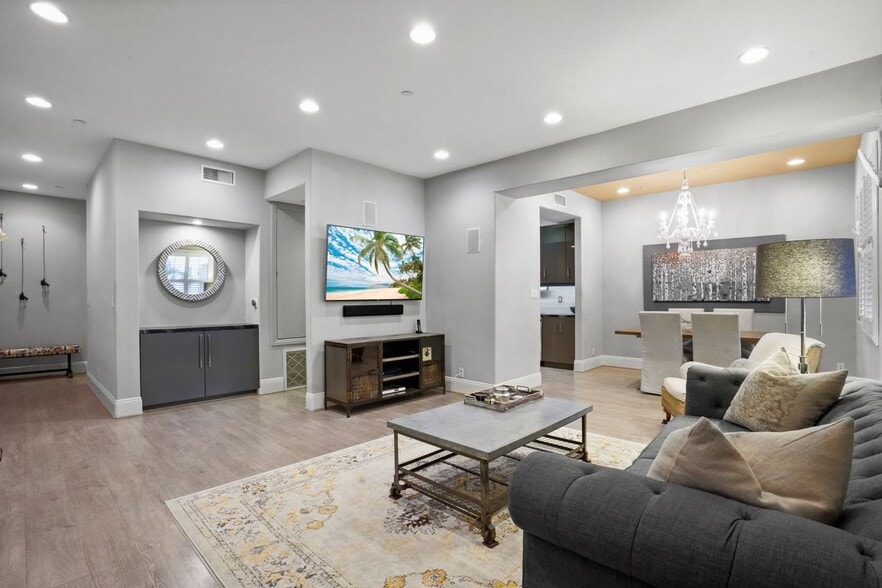 Building Photo - 16123 Sunset Blvd