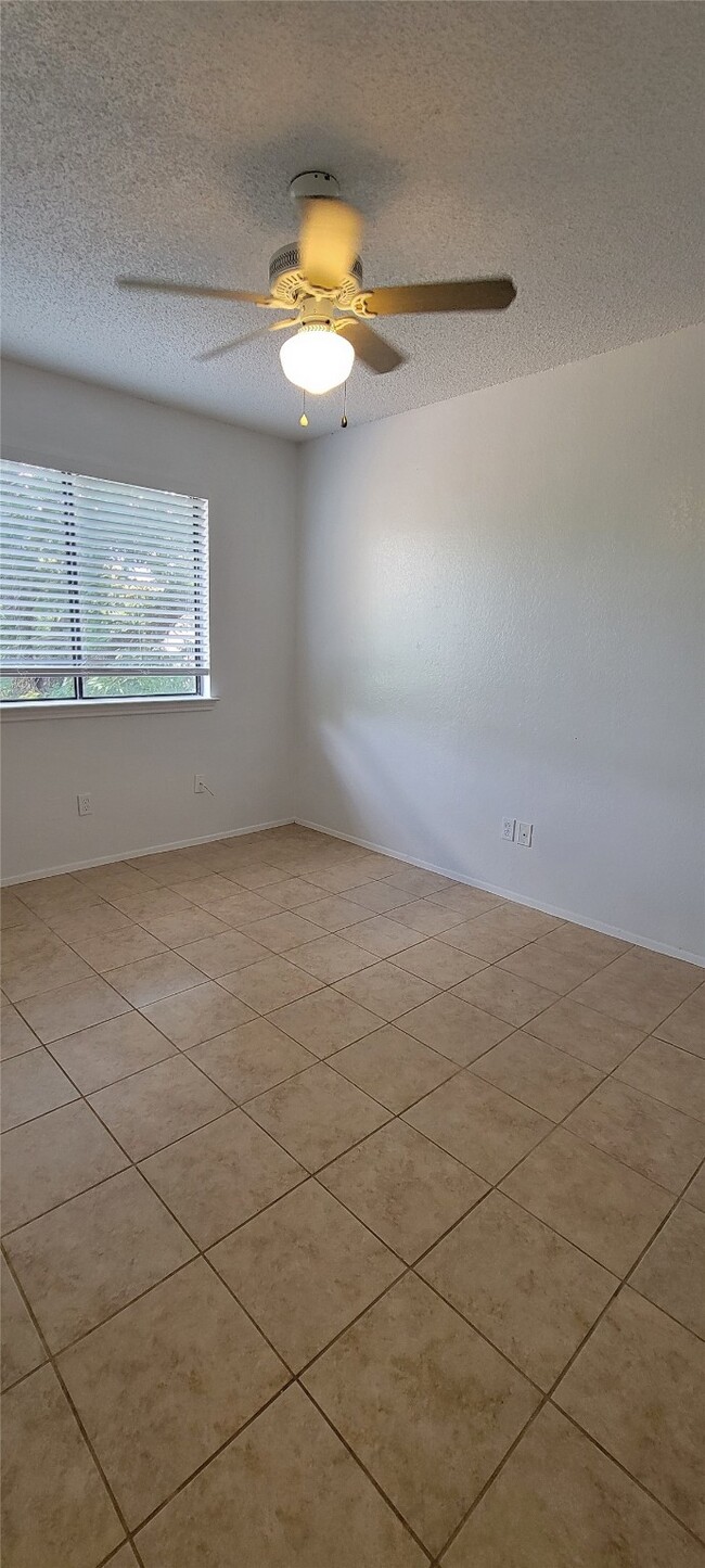 Building Photo - 14413 Tiffer Ln