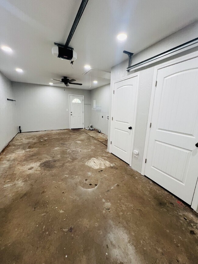 Building Photo - Beautiful 3 bedroom home in Chisolm School District!