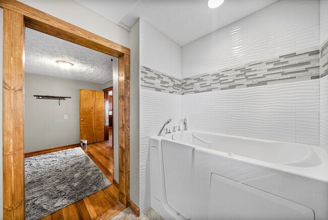 Building Photo - 4540 Canton Pike