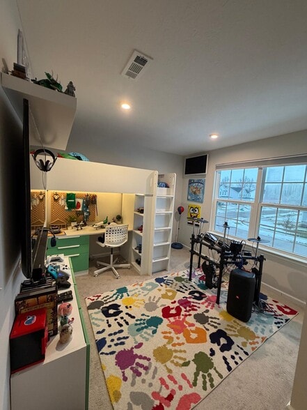 Building Photo - 585 Bermuda Way