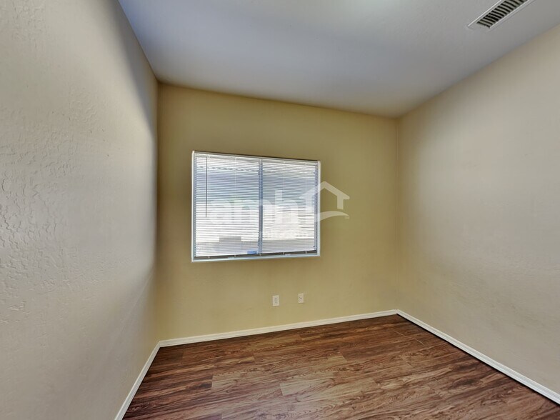 Building Photo - 8316 W Pima St