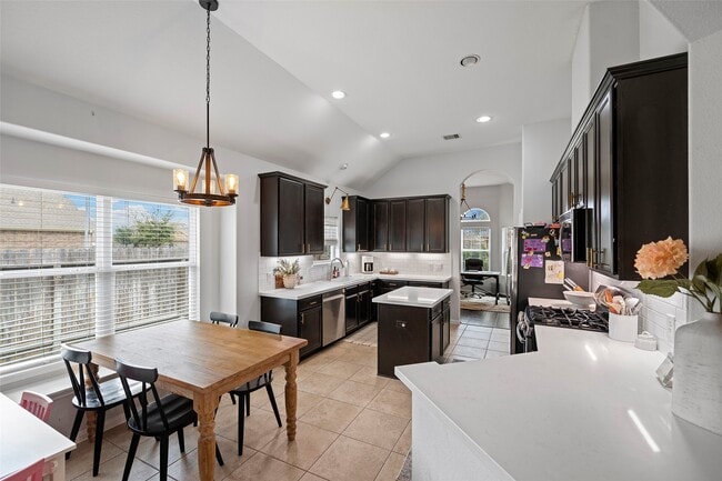 Building Photo - 16015 Jaime Knoll Ln