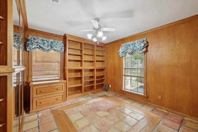 Building Photo - 5710 Glasgow Ln