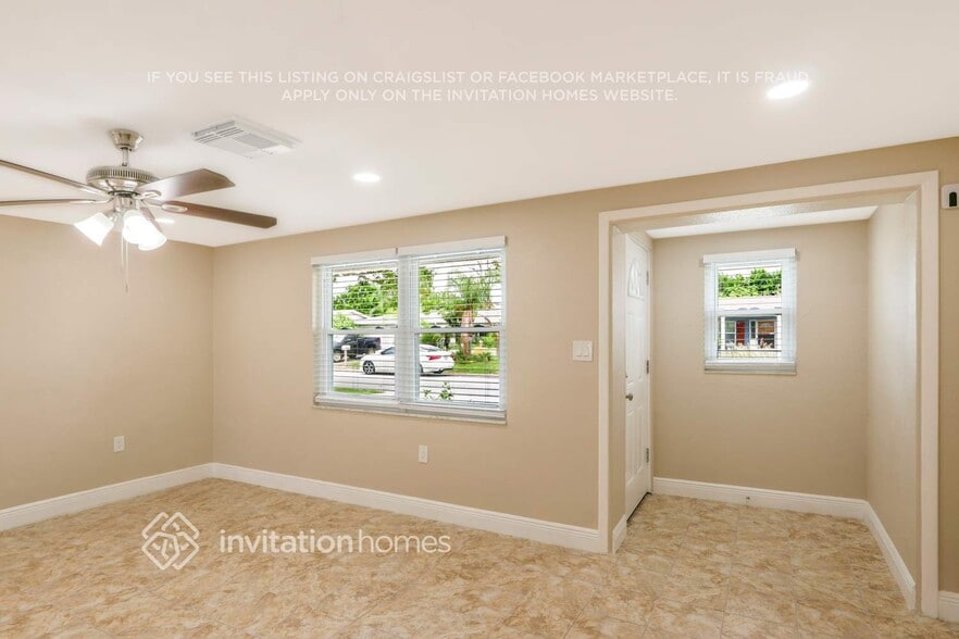 Building Photo - 7410 Ivanhoe Dr