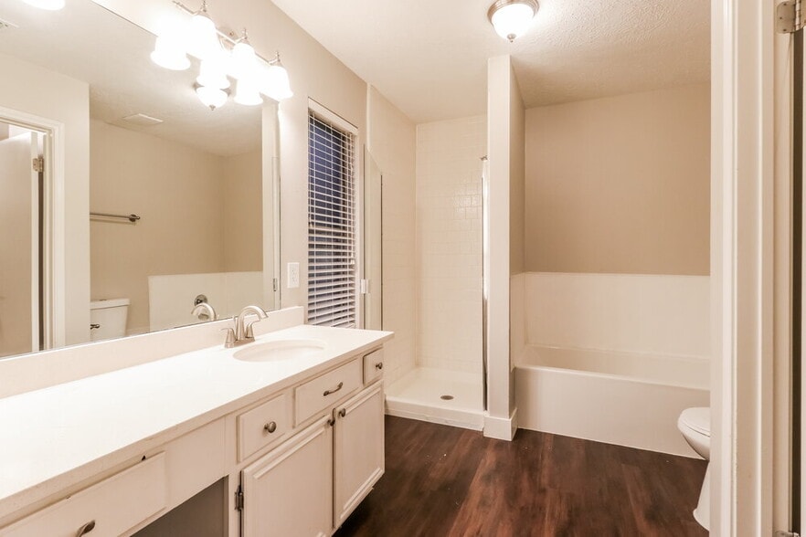 Building Photo - 5411 Roserock Ln