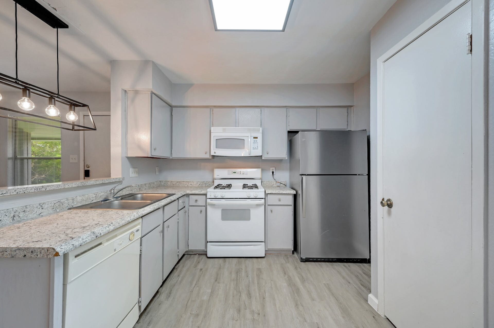 Building Photo - 801 Bracewood Cir