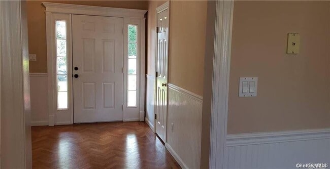 Building Photo - 28 Carley Ave