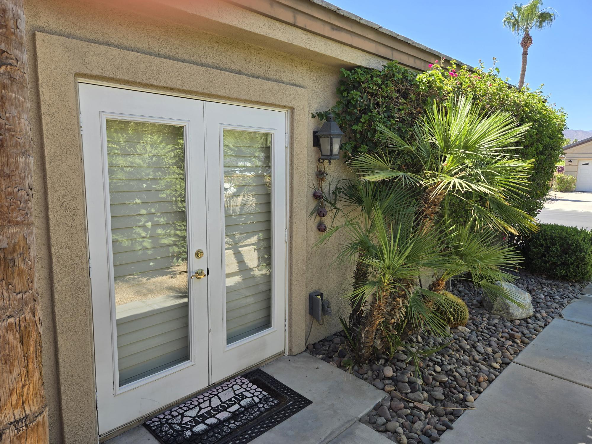 French doors to a bedroom - 22 Belmonte Dr