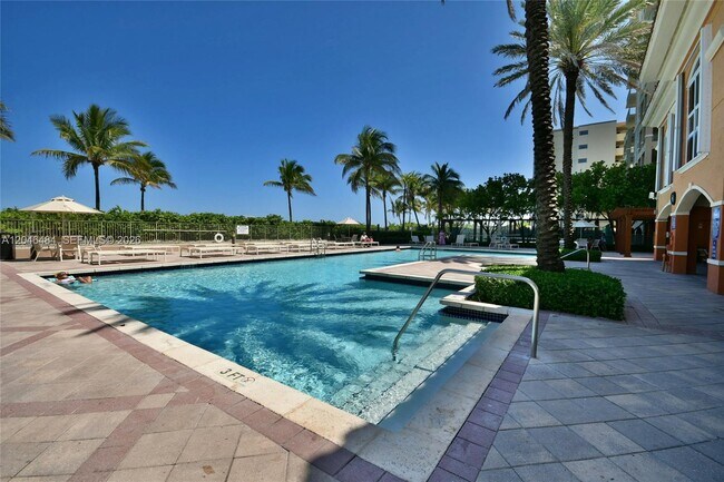 Building Photo - 2080 S Ocean Dr