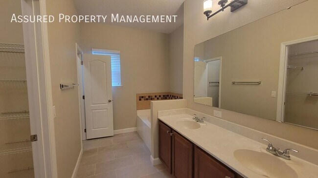 Building Photo - 3012 Carley Estates Ct