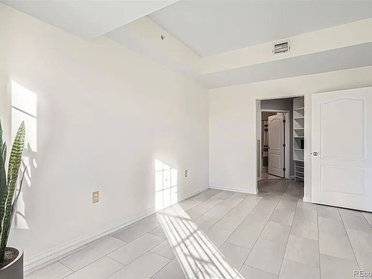 bedroom - 300 W 11th Ave