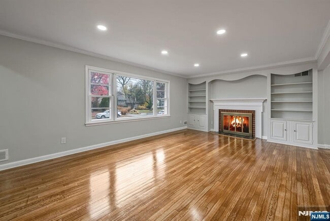 Building Photo - 164 Jeffer Ct