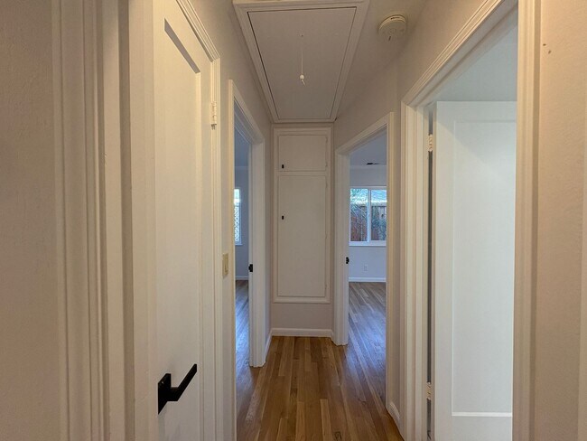 Building Photo - Charming Palo Alto Home with Renovated Kitchen & Spacious Backyard