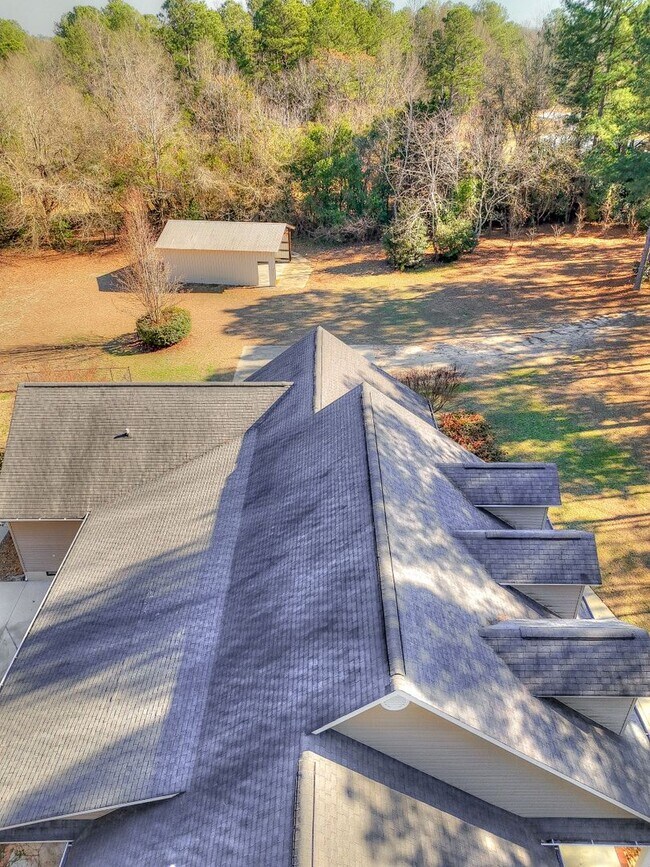 Building Photo - Large House on 3.5 Acres in Harlem