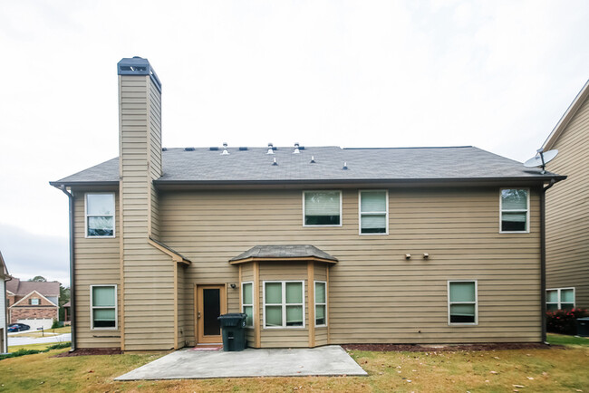 Building Photo - Fantastic Opportunity 5 Bedroom  3 Bath Ho...
