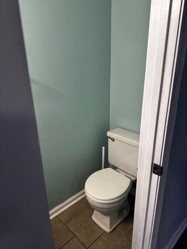 Building Photo - Sylvan Park Townhouse