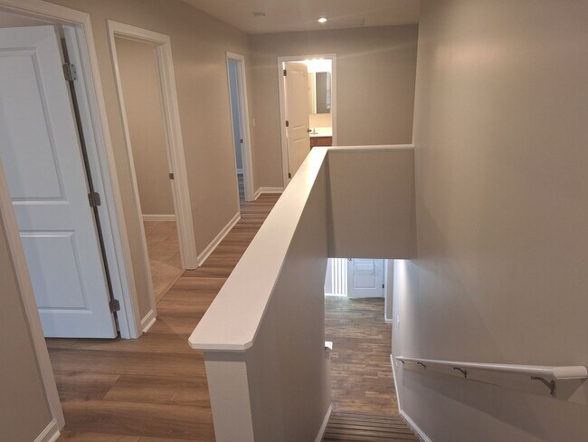 Building Photo - Wonderful Two Story Four Bedroom Home in Northeast Columbia!