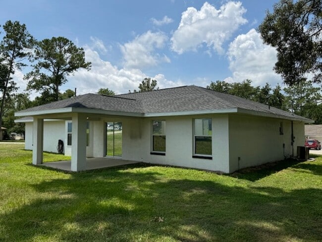 Building Photo - Beautifully Renovated Home In the Shores  3/2/2 **WON"T LAST**