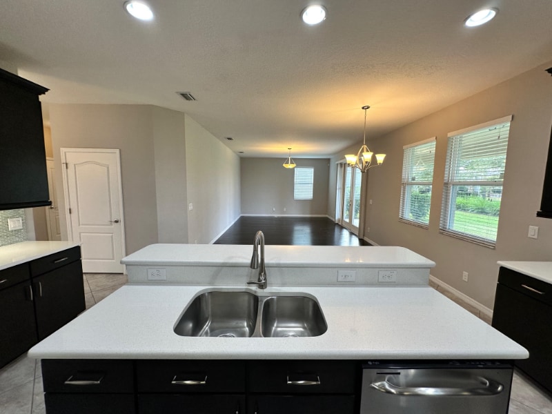 Building Photo - 4941 Maple Park St