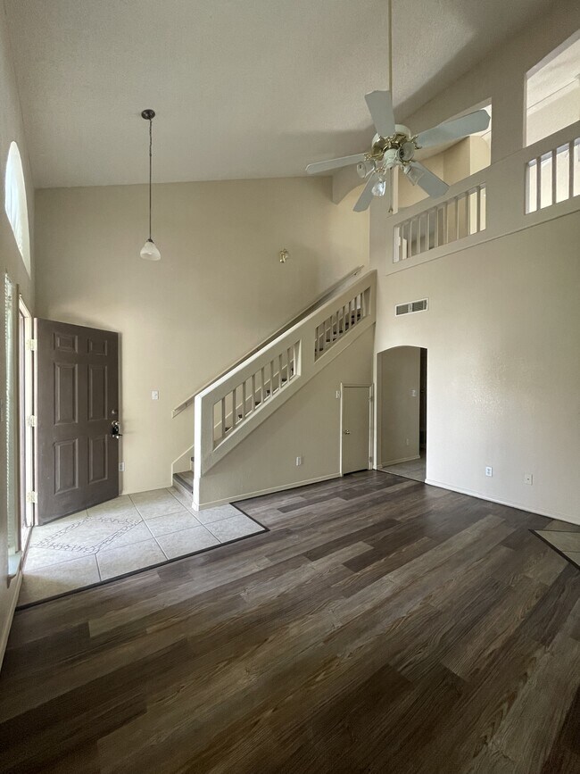 Building Photo - 3708 Prairie Rose St